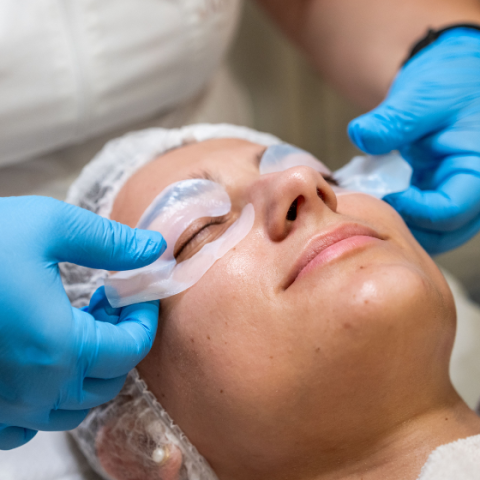 Tretman za bore oko očiju — Jajetić Health & Beauty Centar